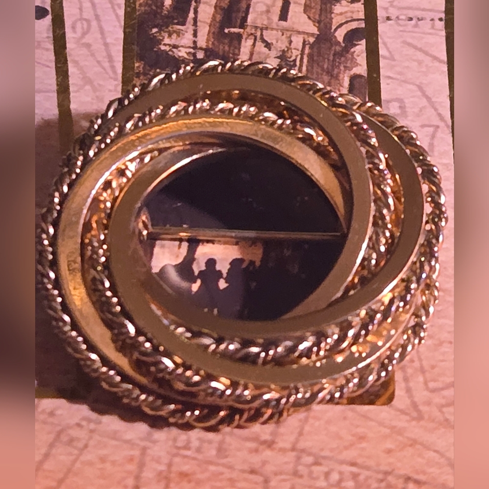 Winard 12kt GF Interlocking Circle Brooch 💛🧡Vintage🧡💛